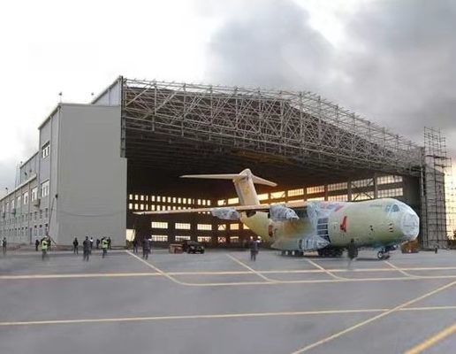 LANGE Konstrukcja ze stali walcowanej na gorąco Hangar Połączenie śrubowe Prefabrykowany hangar lotniczy