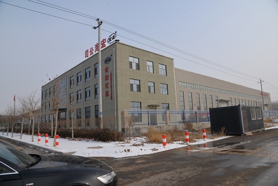 Elastyczny układ Wstępnie zaprojektowana konstrukcja stalowa Q345B Jasnoszara metalowa szopa