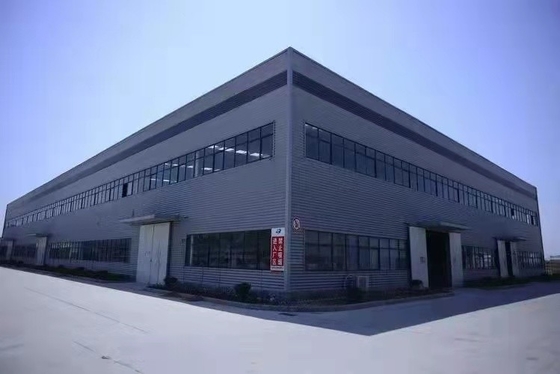 Czysta rozpiętość Lekka konstrukcja ramy stalowej Gable Steel Buildings For Auto Shop