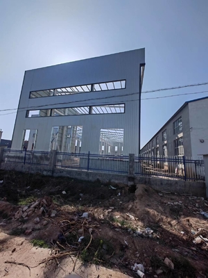Malowana prefabrykowana rama stalowa Przemysłowy warsztat konstrukcji stalowej chemicznej